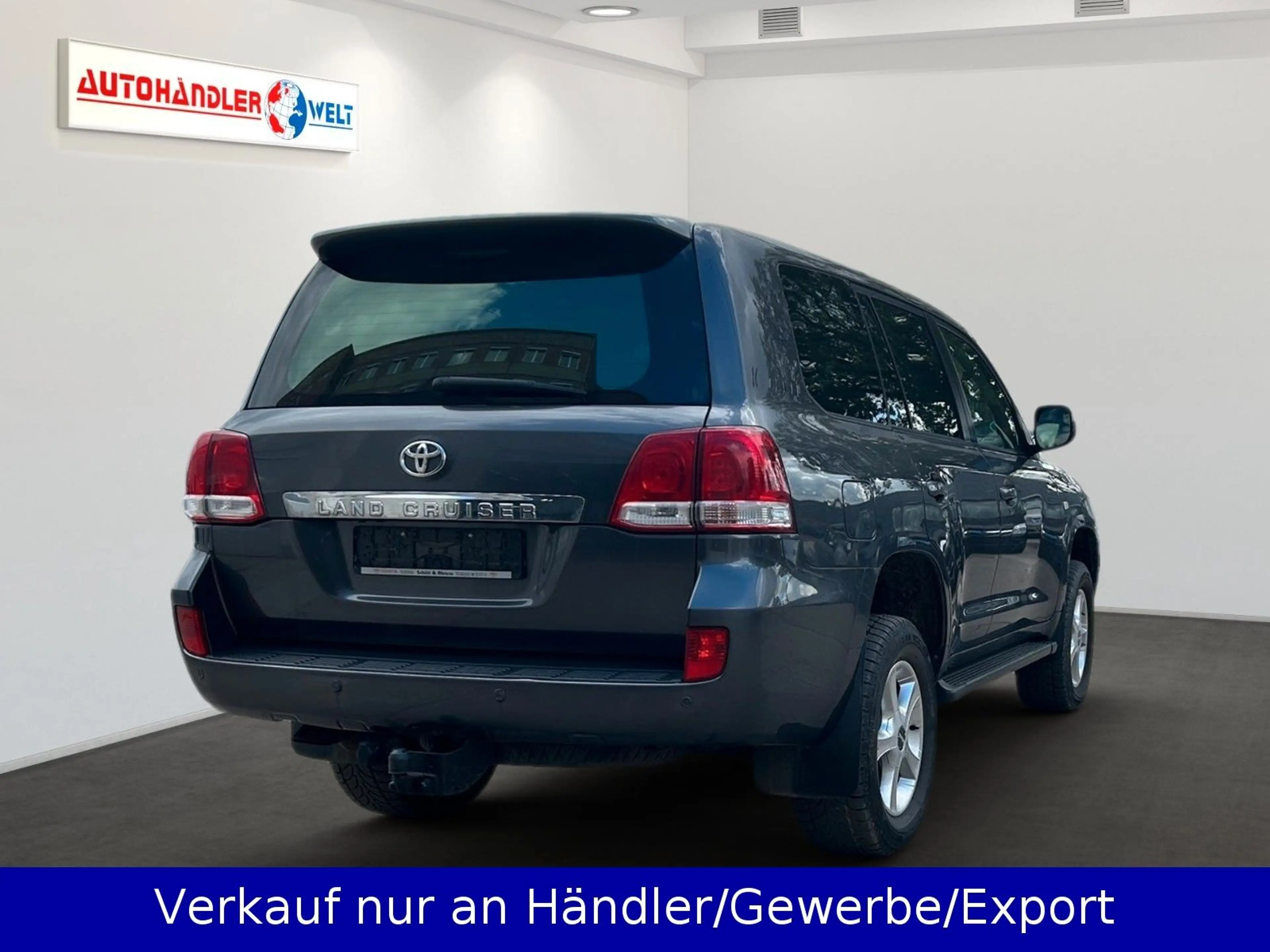 Toyota Land Cruiser 4.5V8 4x4 Automatik Leder Pano AHK — photo 5