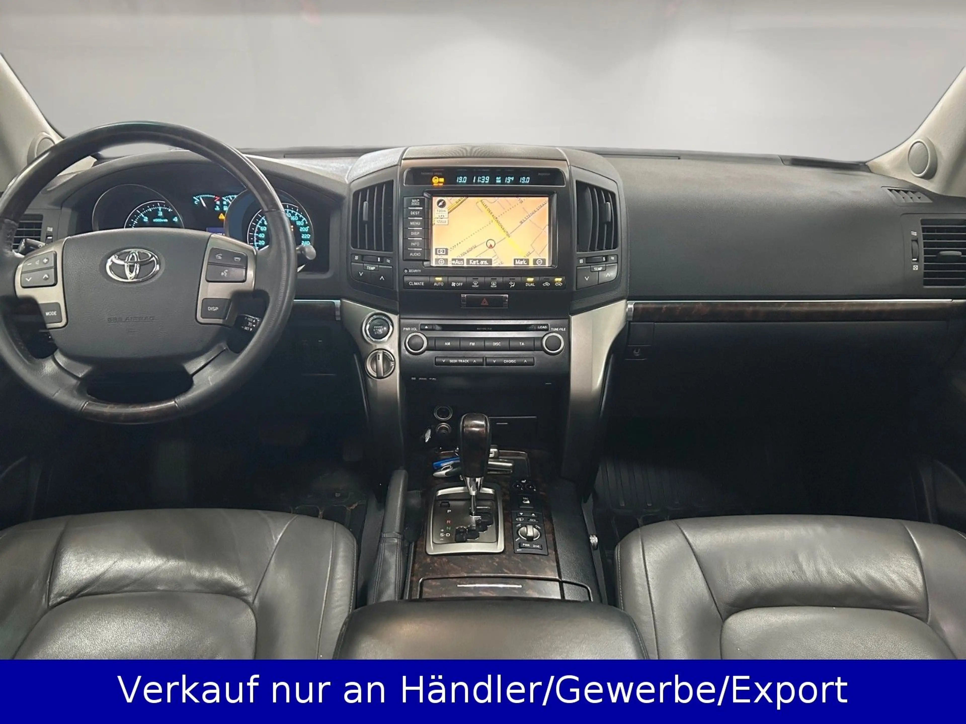 Toyota Land Cruiser 4.5V8 4x4 Automatik Leder Pano AHK — photo 11