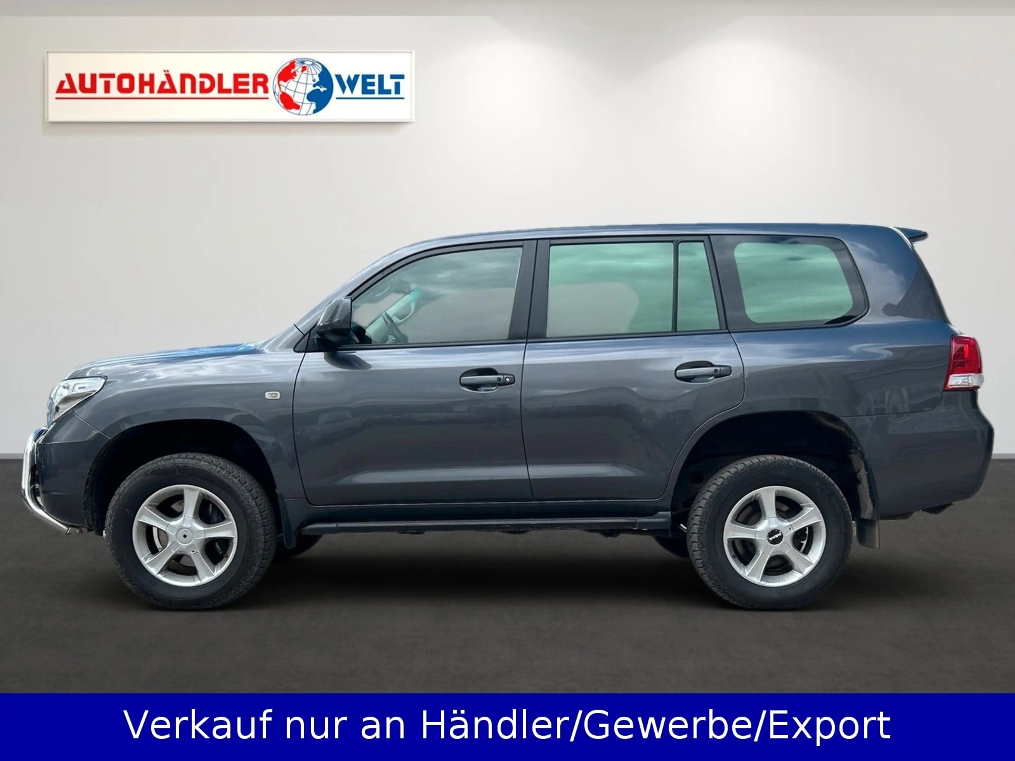 Toyota Land Cruiser 4.5V8 4x4 Automatik Leder Pano AHK — photo 7
