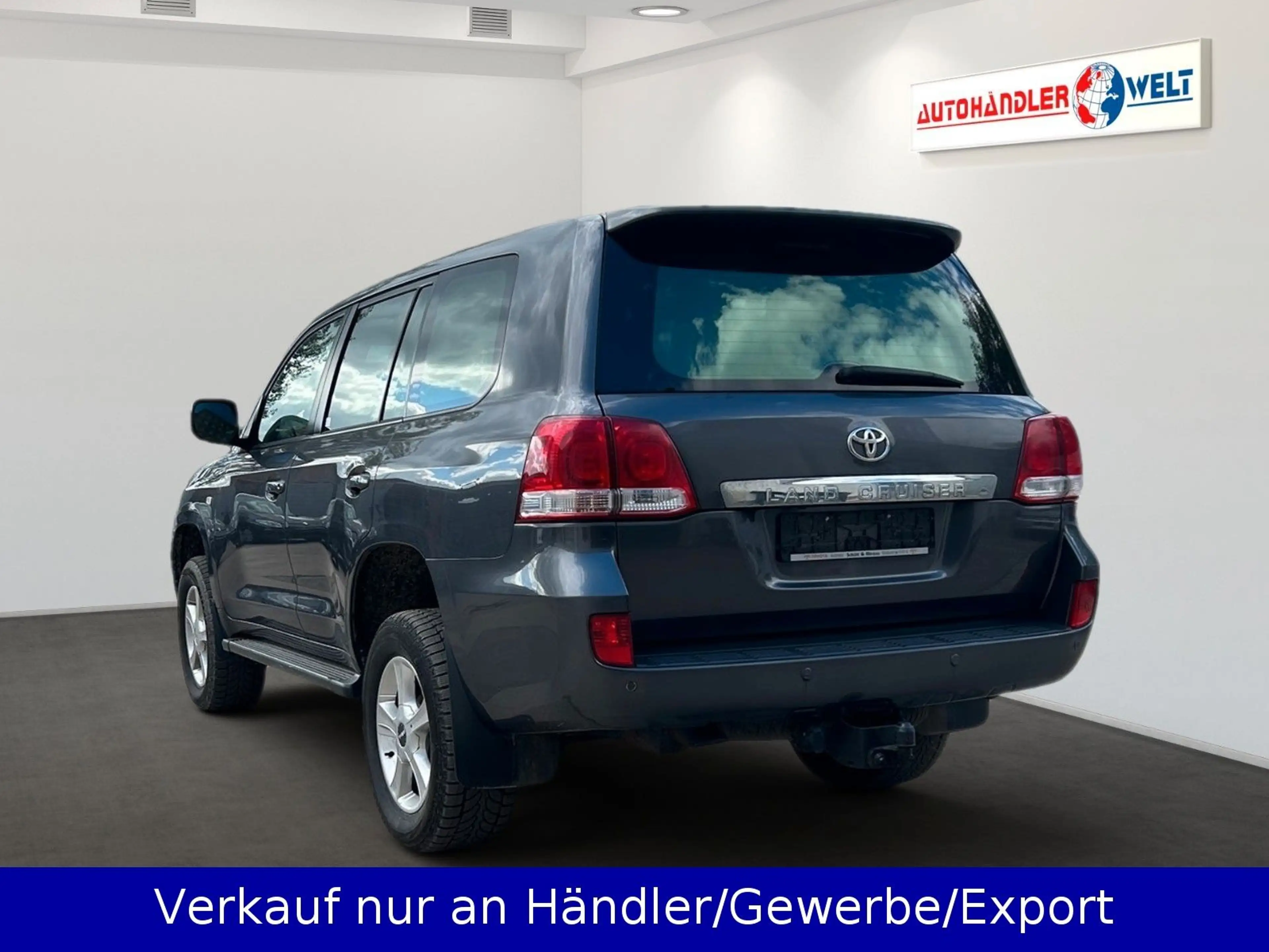 Toyota Land Cruiser 4.5V8 4x4 Automatik Leder Pano AHK — photo 6