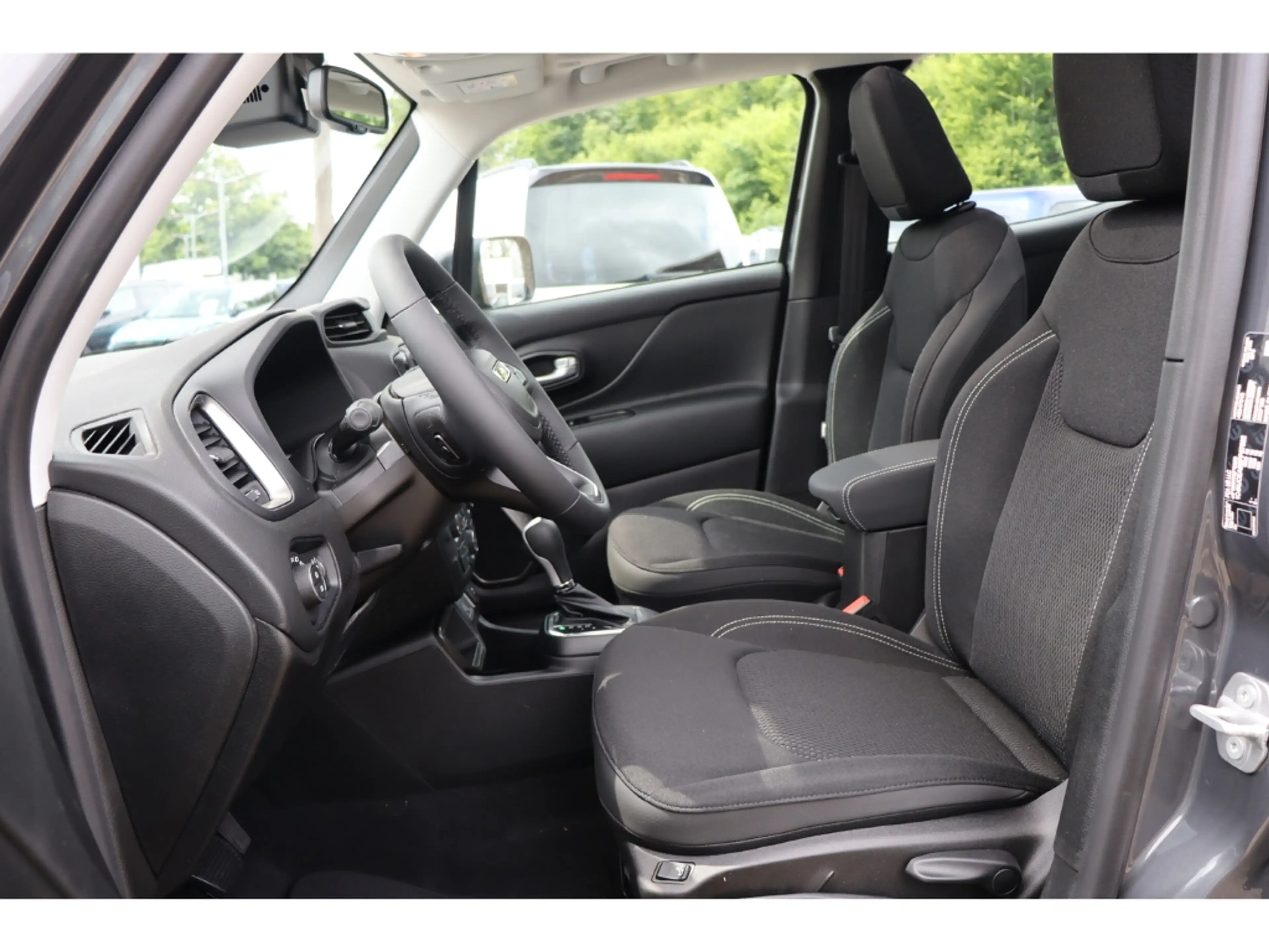 Jeep Renegade SUMMIT e-HYBRID 1.5 GSE T4 48V 130PS DCT 4x2 SCHIE — photo 11