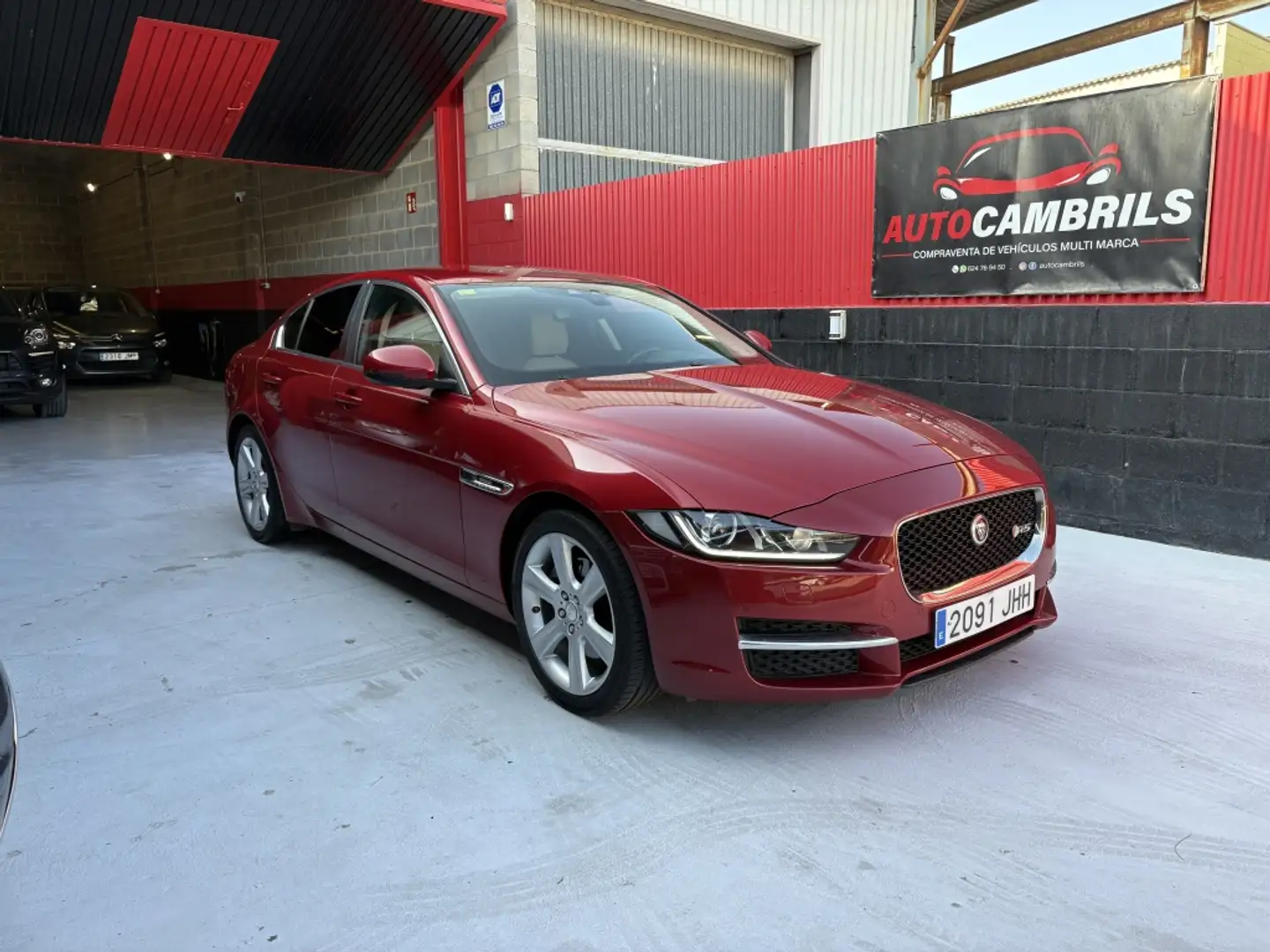 Jaguar XE 2.0 Diesel R-Sport Aut. 180 Burdeos - 1