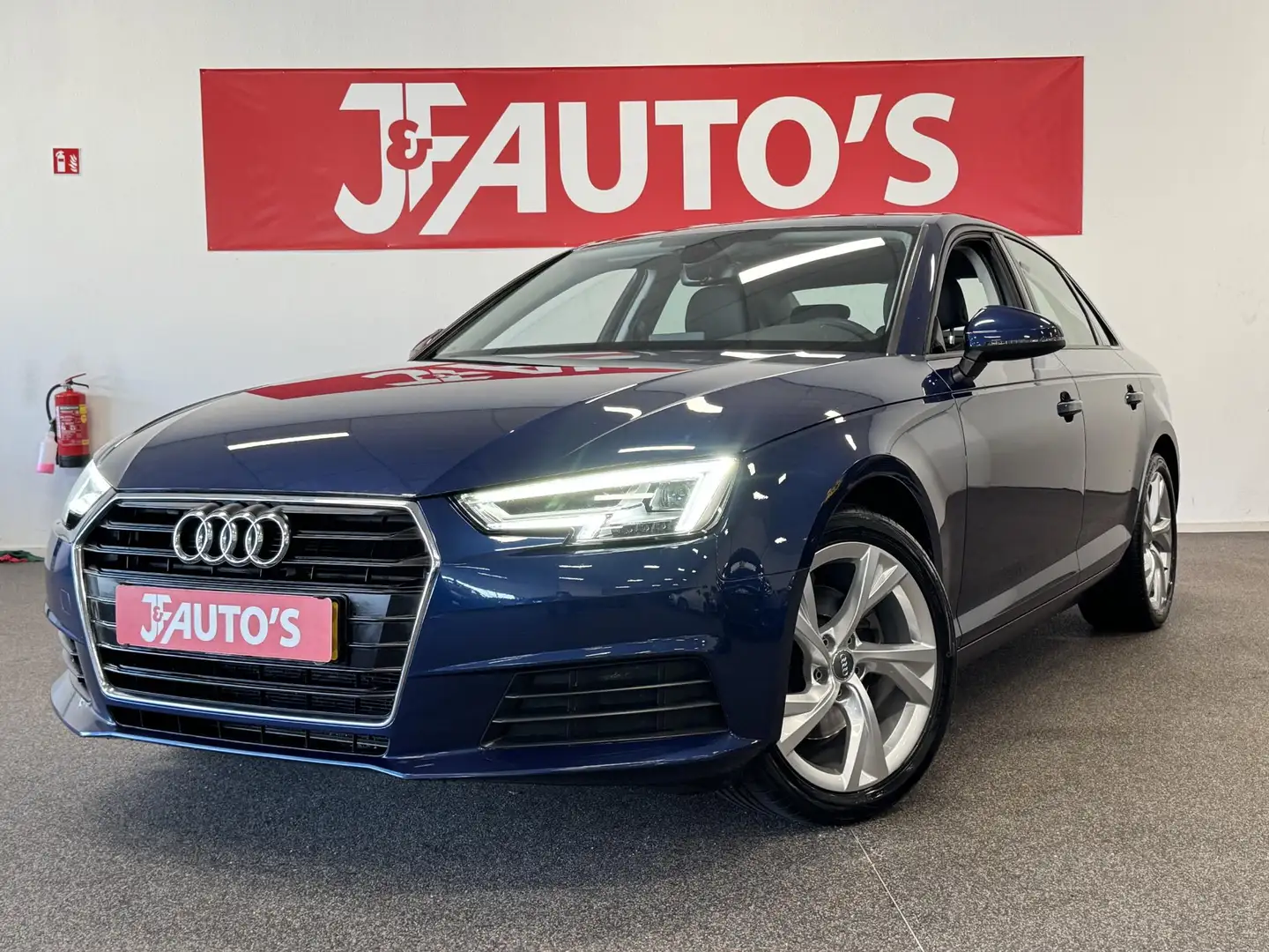 Audi A4 Limousine 1.4 TFSI Pro Line NAVIGATIE, ECC AIRCO, Blauw - 1