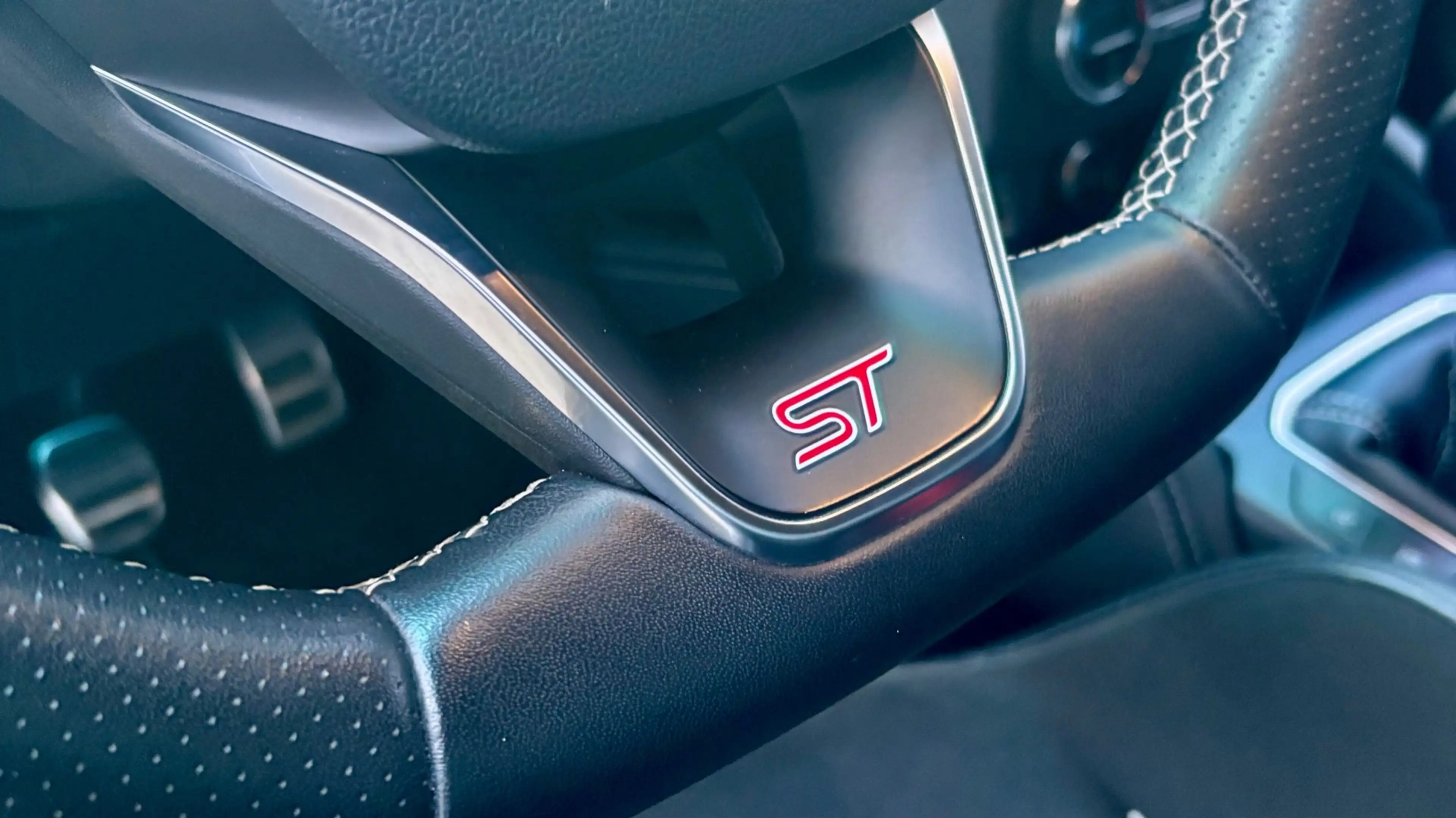 Ford Focus 2.3 EcoBoost ST-3 280PK Navi / Headupdisplay / CAM — photo 32
