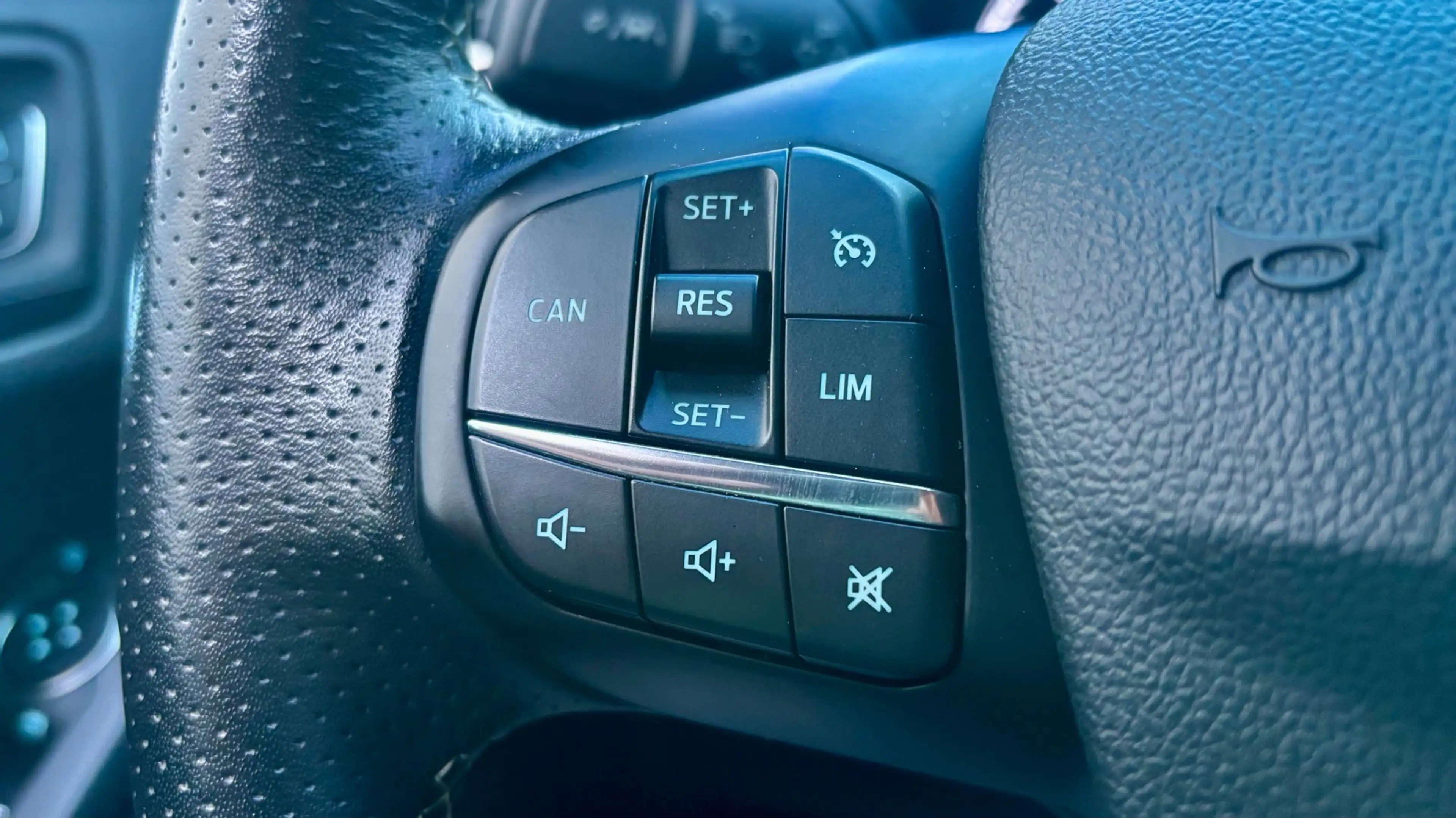 Ford Focus 2.3 EcoBoost ST-3 280PK Navi / Headupdisplay / CAM — photo 30