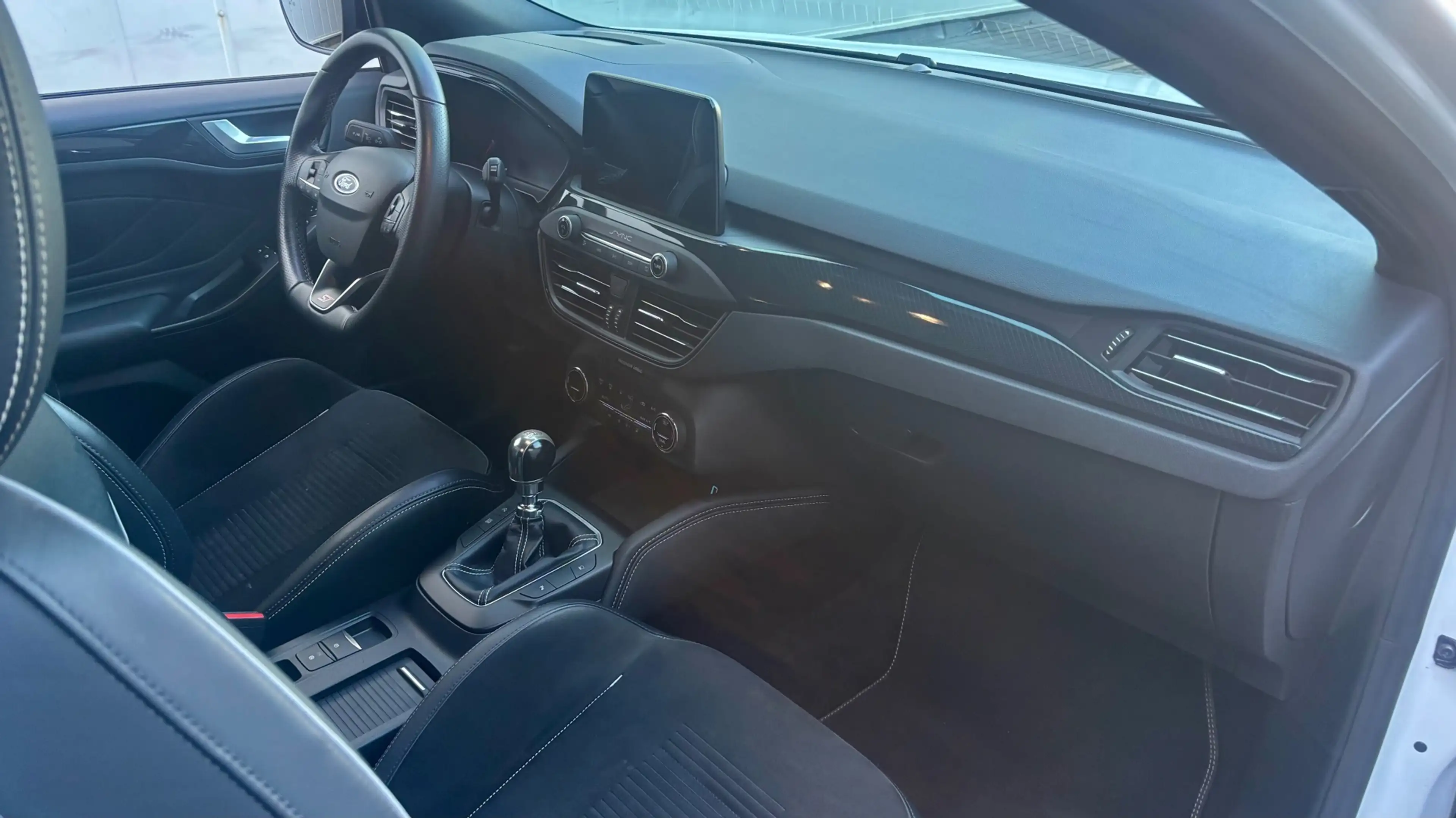 Ford Focus 2.3 EcoBoost ST-3 280PK Navi / Headupdisplay / CAM — photo 23