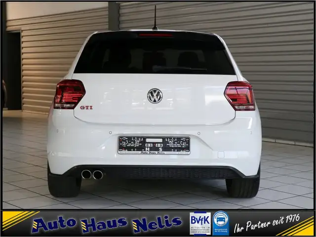 Volkswagen Polo view 4
