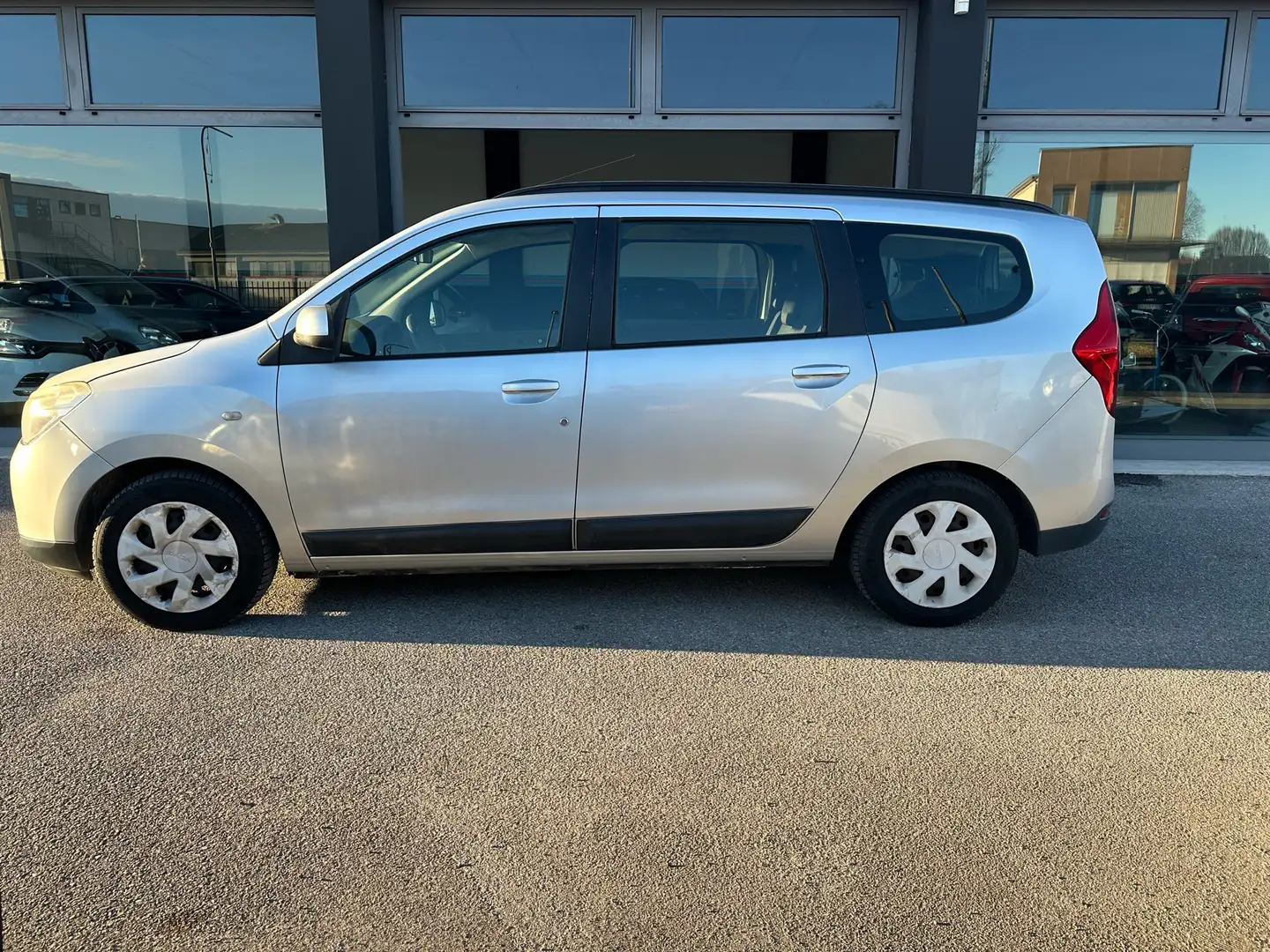 Dacia Lodgy 1.5 dci Laureate c/ecomode,reg.vel. 110cv 7p.ti Szürke - 2
