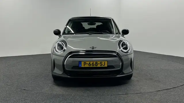 Mini Hatch view 6