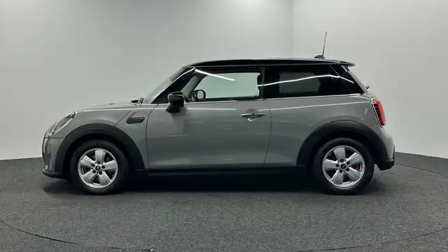 Mini Hatch view 8