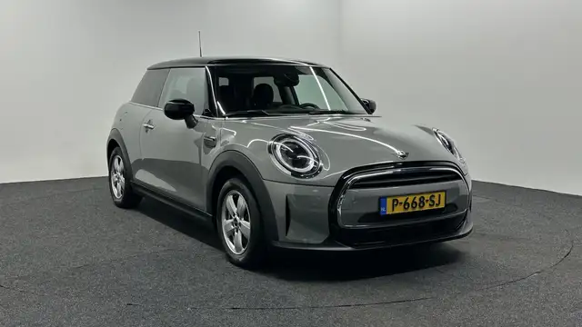 Mini Hatch view 3