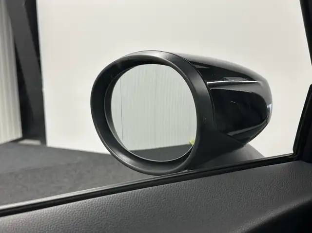 Mini Hatch view 10