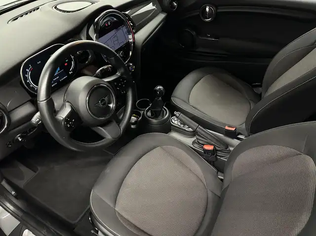 Mini Hatch view 15