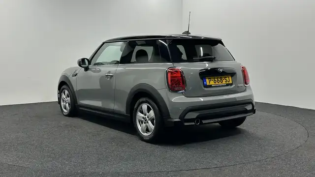 Mini Hatch view 4