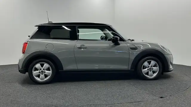 Mini Hatch view 9