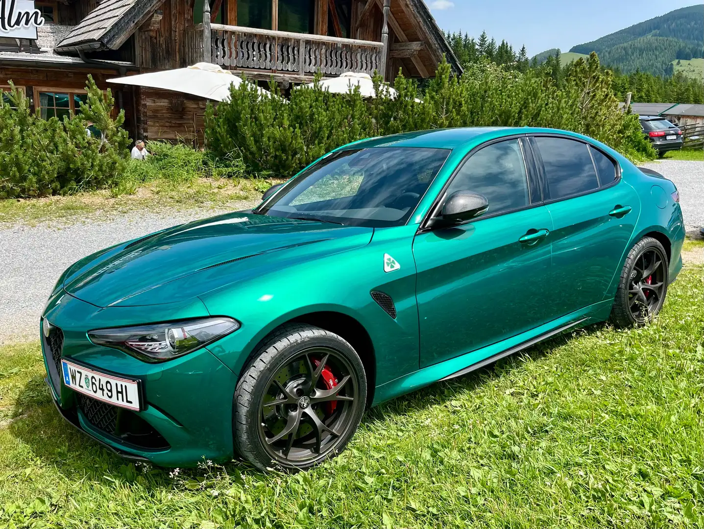 Alfa Romeo Giulia Giulia Quadrifoglio 2,9 Alfa 510 ATX RWD Quadrifoglio Grün - 1