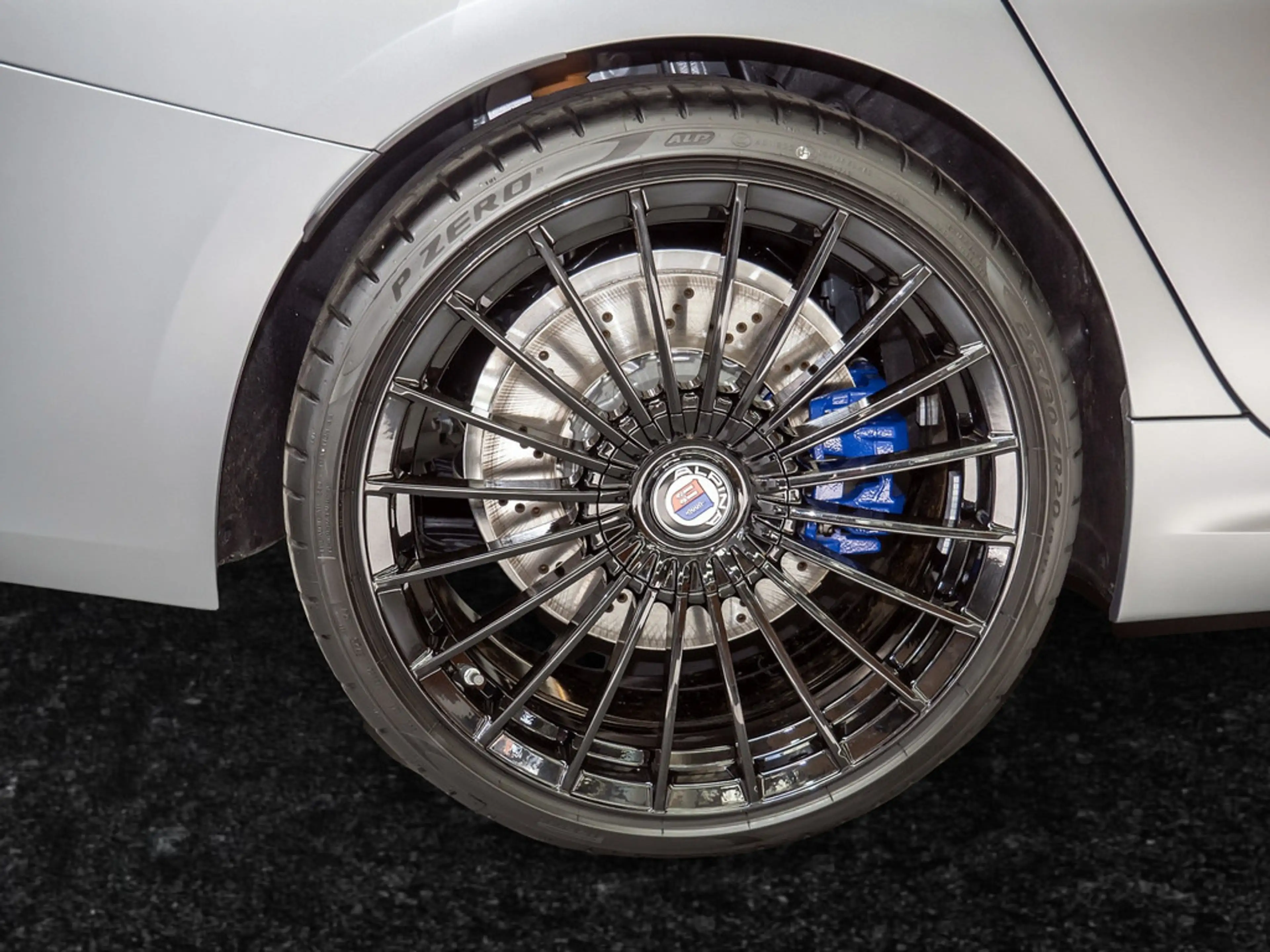 Alpina B3 GT Limousine H/K HUD STANDHZ ACC 360° HGSD — photo 5