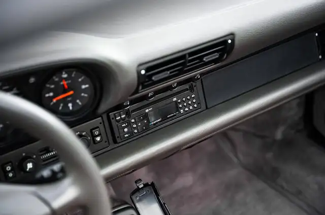 Porsche 911 view 19