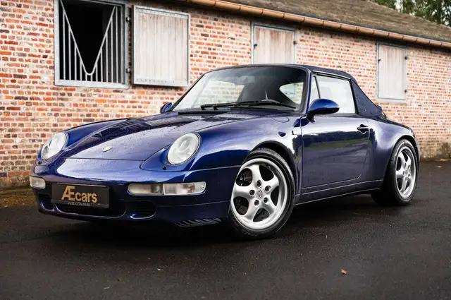Porsche 911 view 2
