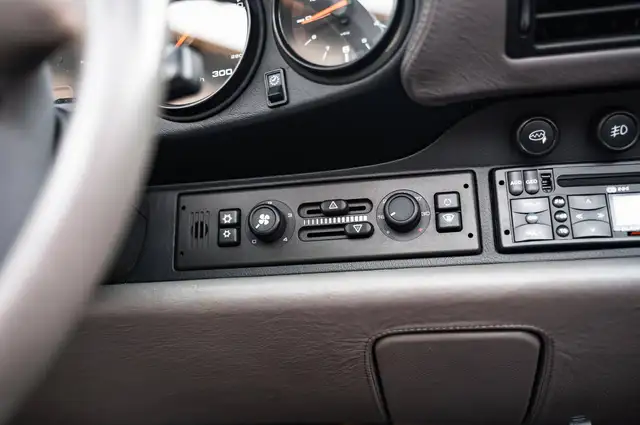 Porsche 911 view 20