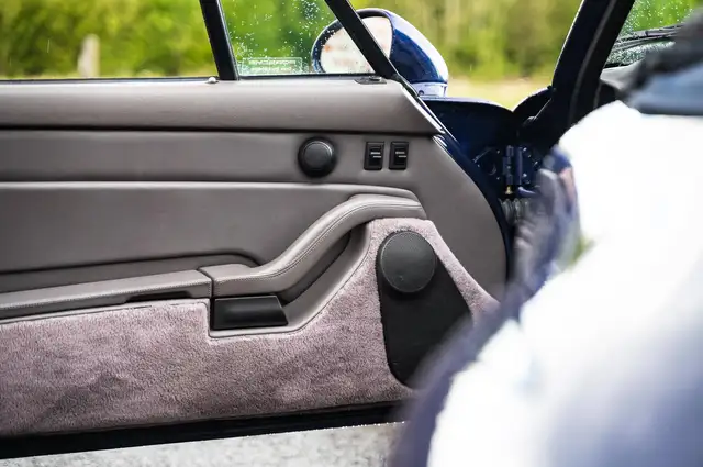 Porsche 911 view 15