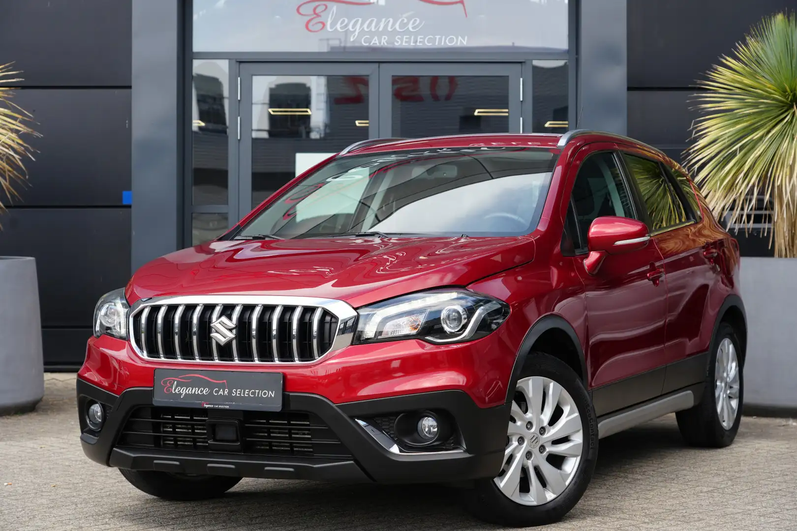 Suzuki S-Cross 1.4 Boosterjet Style Smart Hybrid 130pk Navigatie/ Червоний - 1