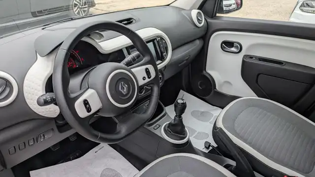 Renault Twingo view 5