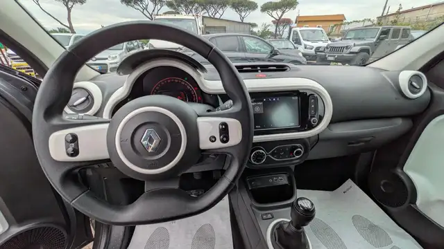 Renault Twingo view 8