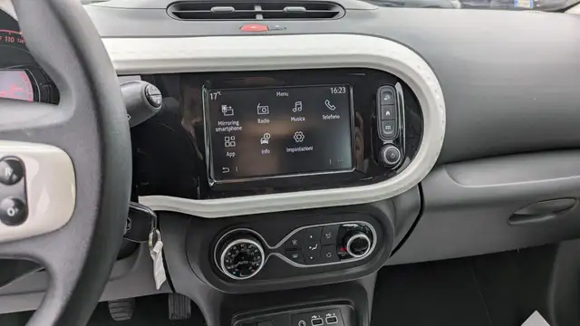 Renault Twingo view 10