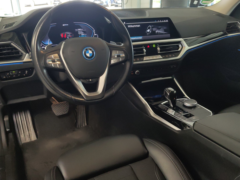 BMW 320 e xDrive SAG Sport Line AHK/LHZ/AMBI/GALV/LED — photo 7