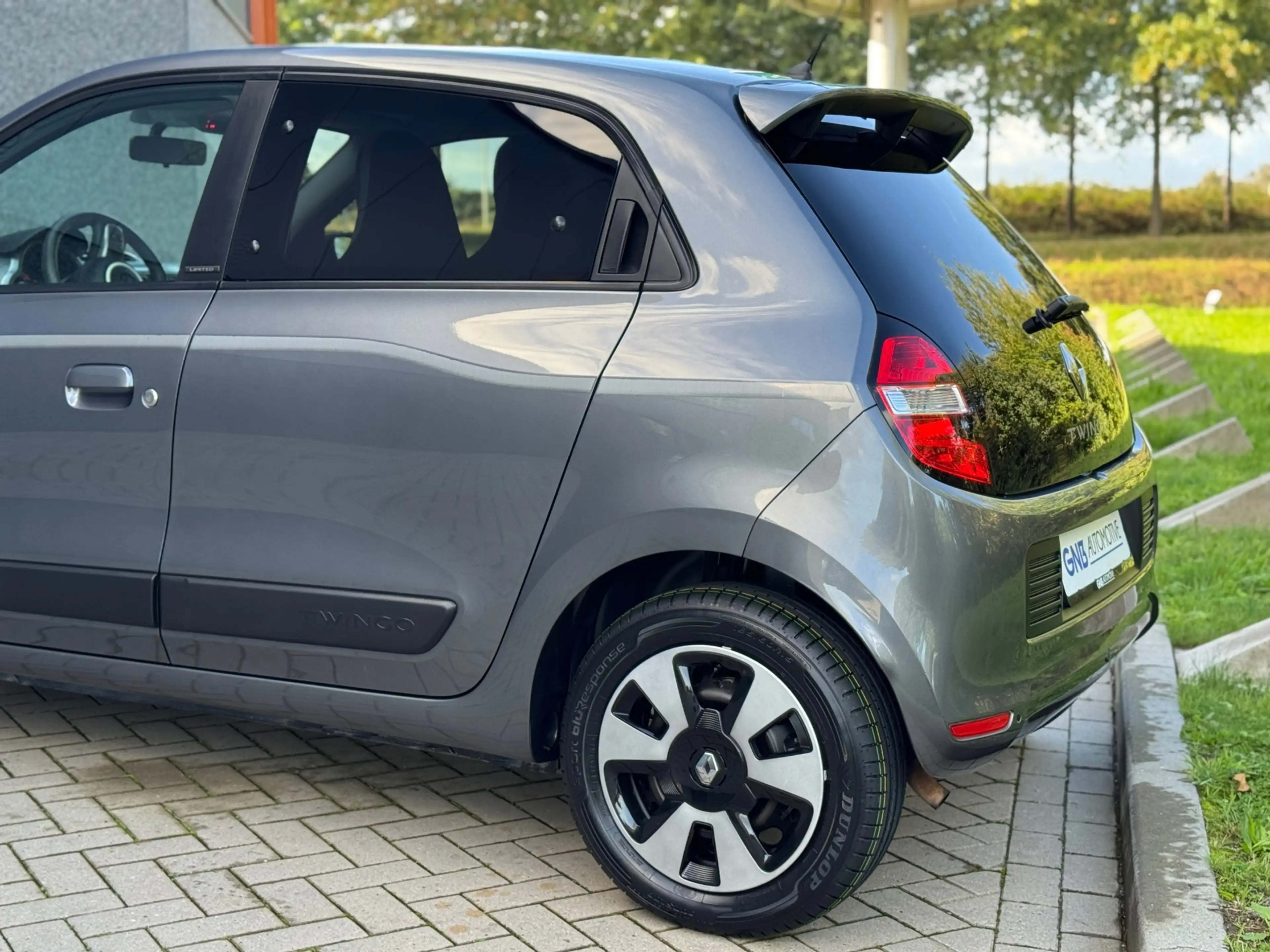 Renault Twingo 1.0 SCe Limited | Parkeersensoren | Airco | Speed — photo 24