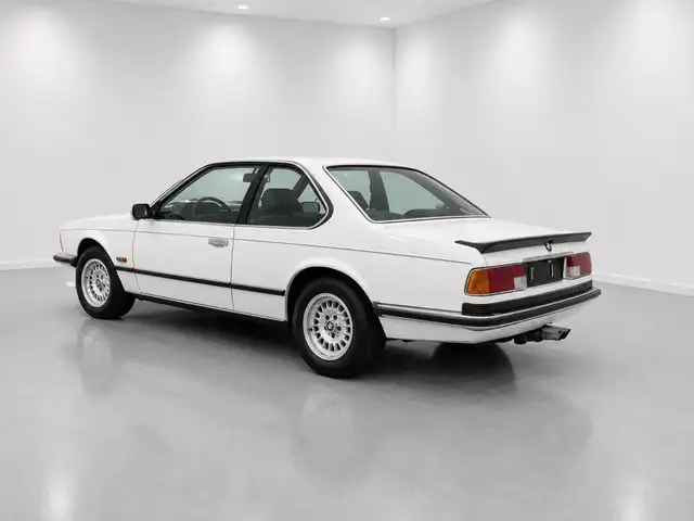 BMW 6 Series view 3