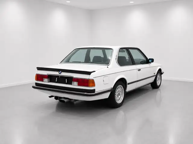 BMW 6 Series view 5