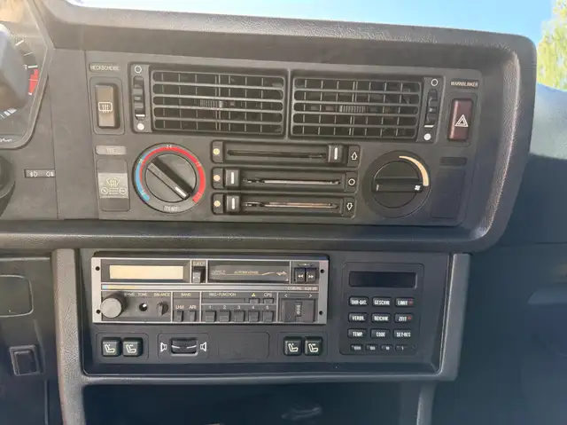 BMW 6 Series view 15