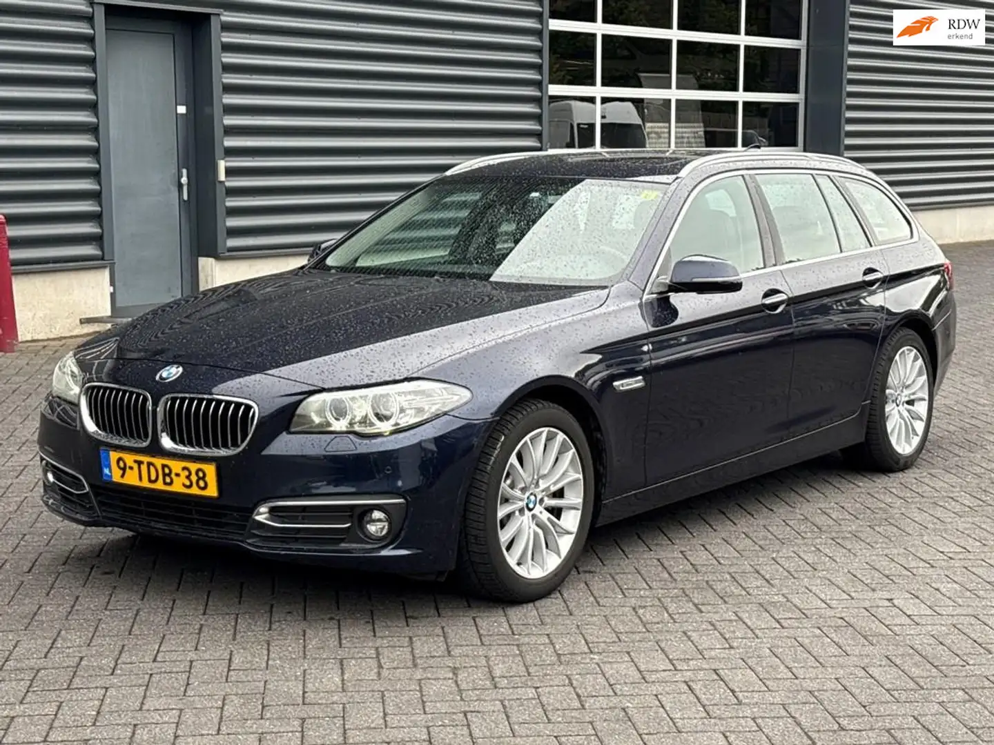 BMW 528 5-serie Touring 528i High Luxury Edition / PANO / Blauw - 1