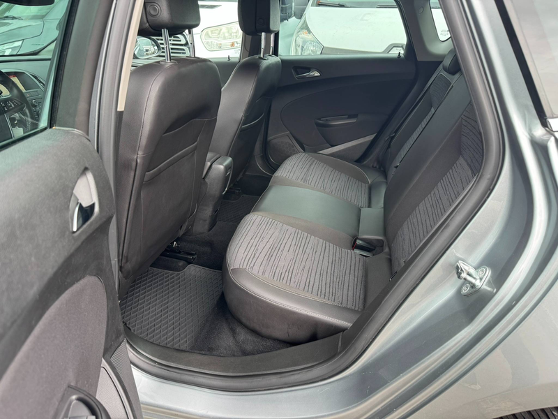 Opel Astra Energy/Facelift/Limo/PDC/Euro5 — photo 23
