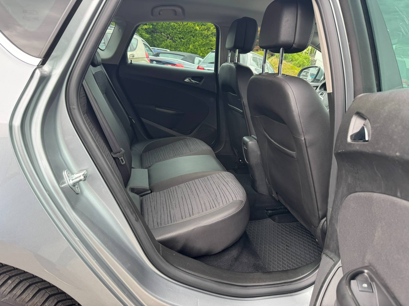 Opel Astra Energy/Facelift/Limo/PDC/Euro5 — photo 29