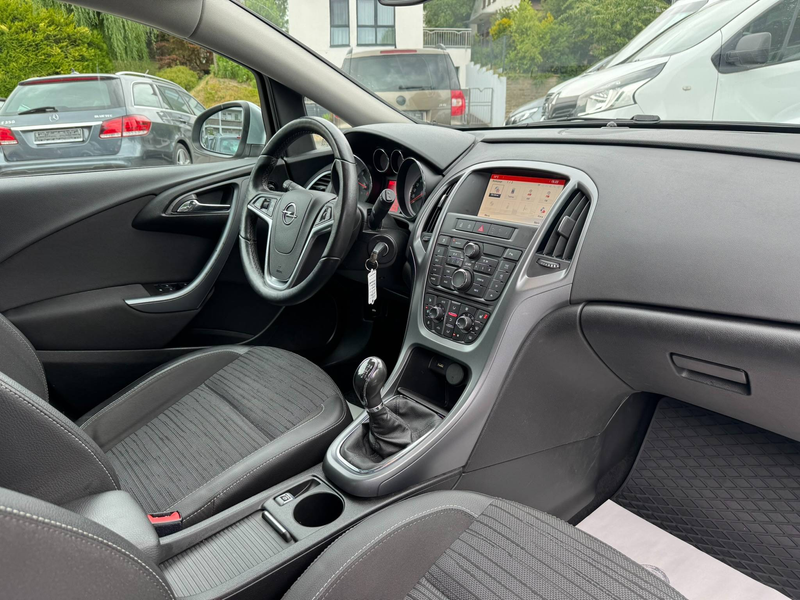 Opel Astra Energy/Facelift/Limo/PDC/Euro5 — photo 21
