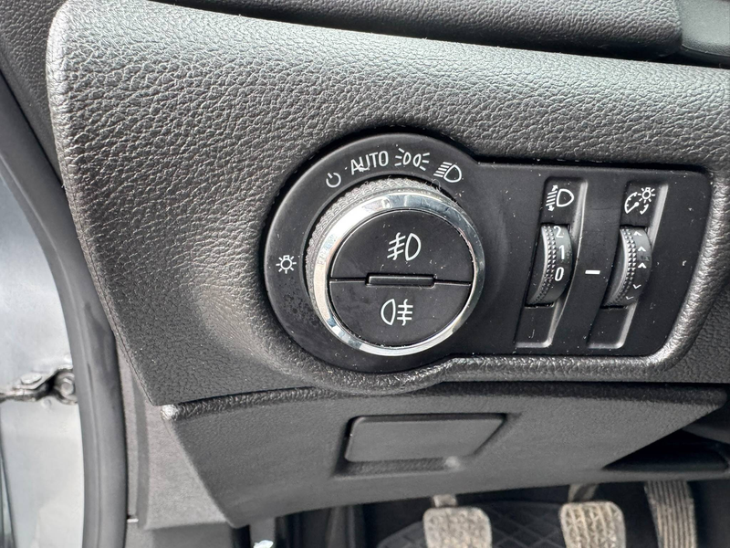 Opel Astra Energy/Facelift/Limo/PDC/Euro5 — photo 24