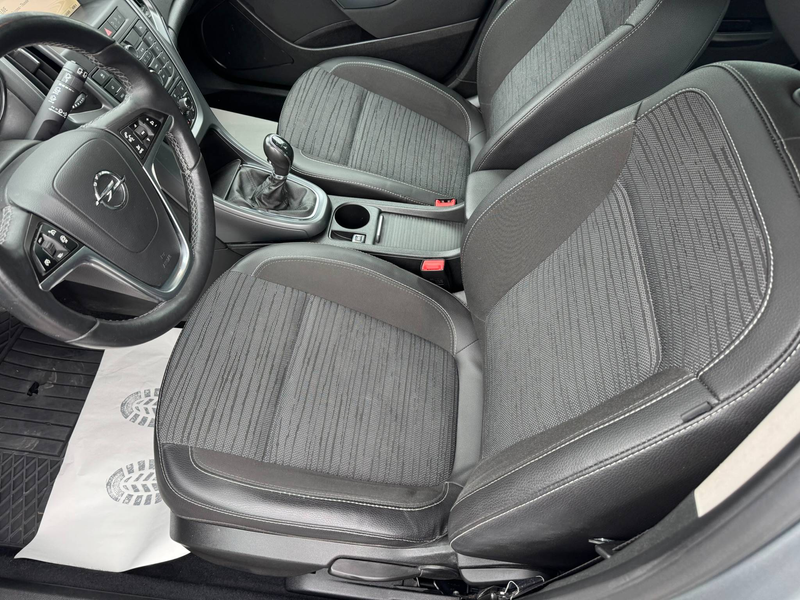 Opel Astra Energy/Facelift/Limo/PDC/Euro5 — photo 17
