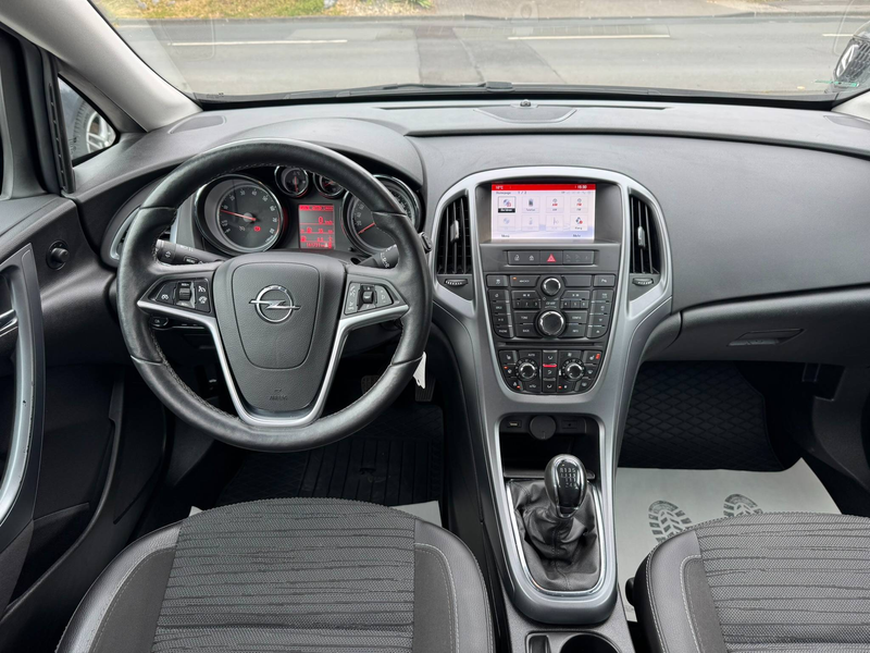 Opel Astra Energy/Facelift/Limo/PDC/Euro5 — photo 13