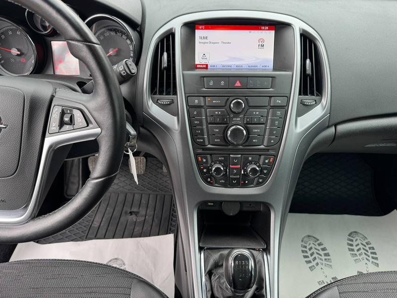 Opel Astra Energy/Facelift/Limo/PDC/Euro5 — photo 15