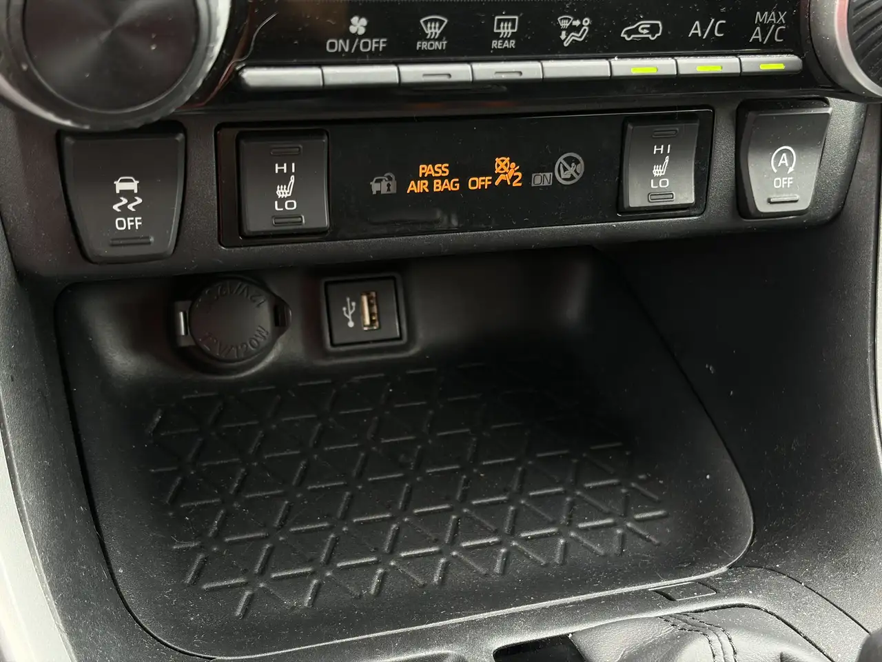 Toyota RAV 4 photo Toyota RAV 4