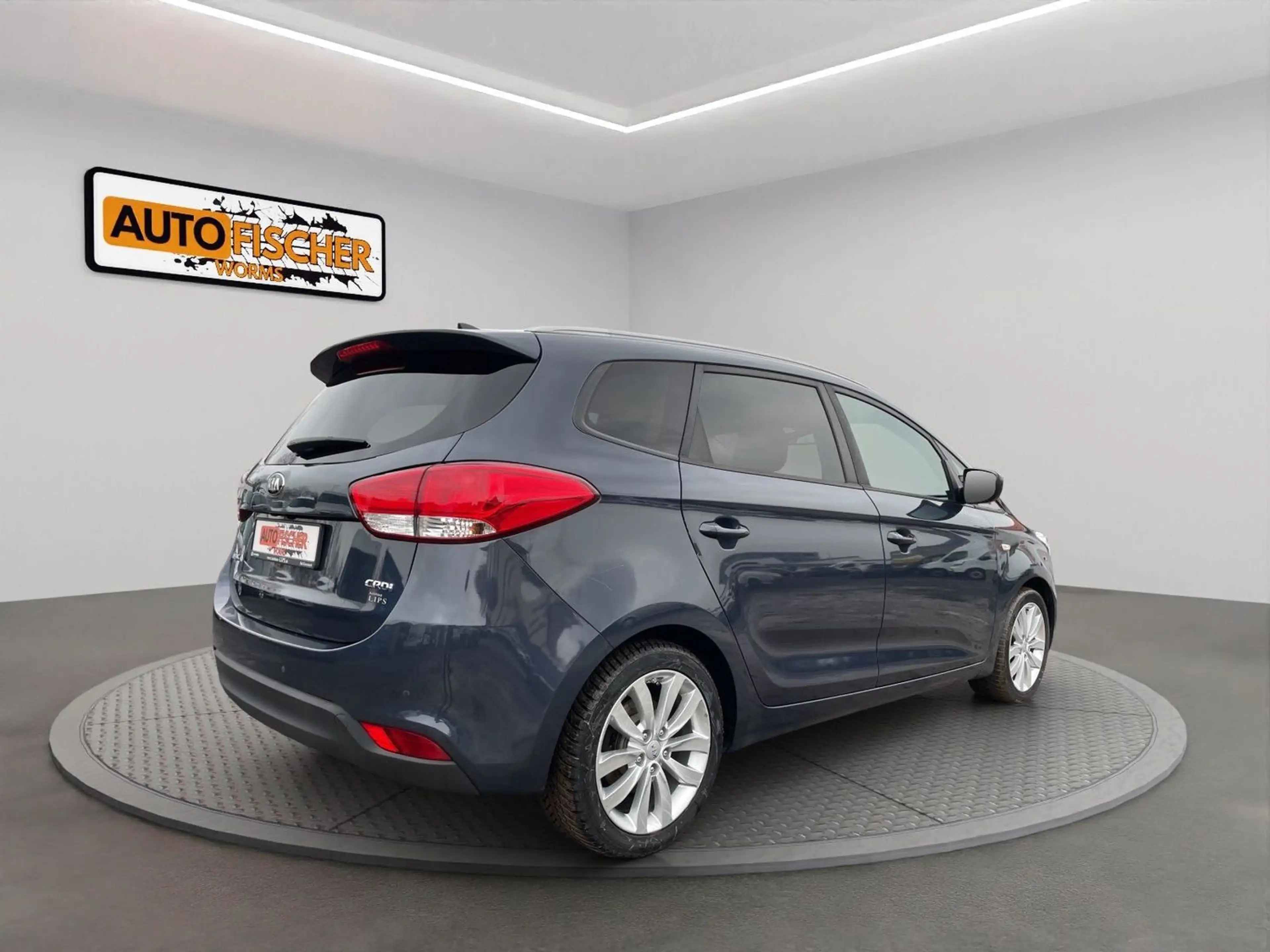 Kia Carens UEFA Euro 2016  1.Hand — photo 7