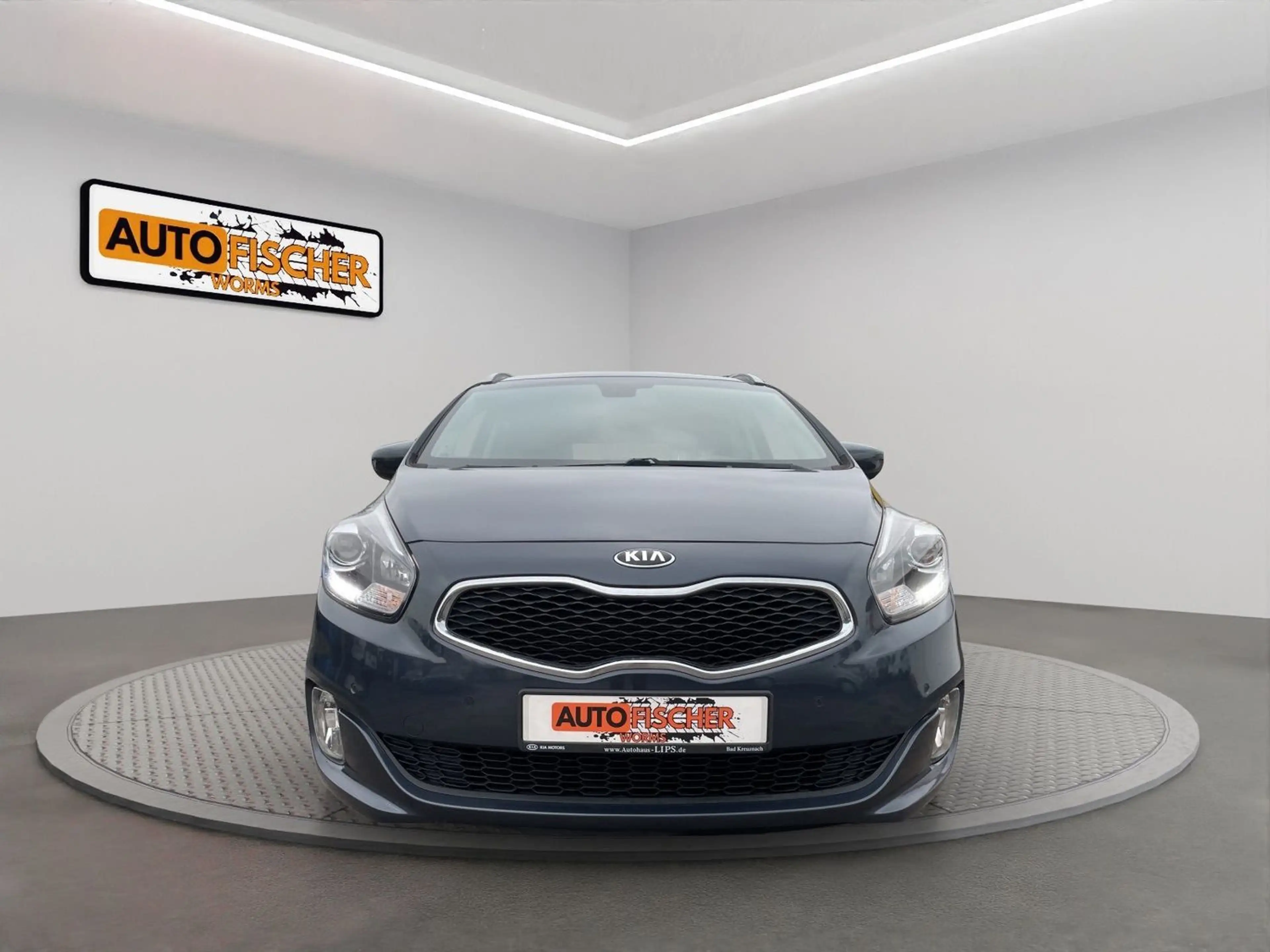Kia Carens UEFA Euro 2016  1.Hand — photo 2
