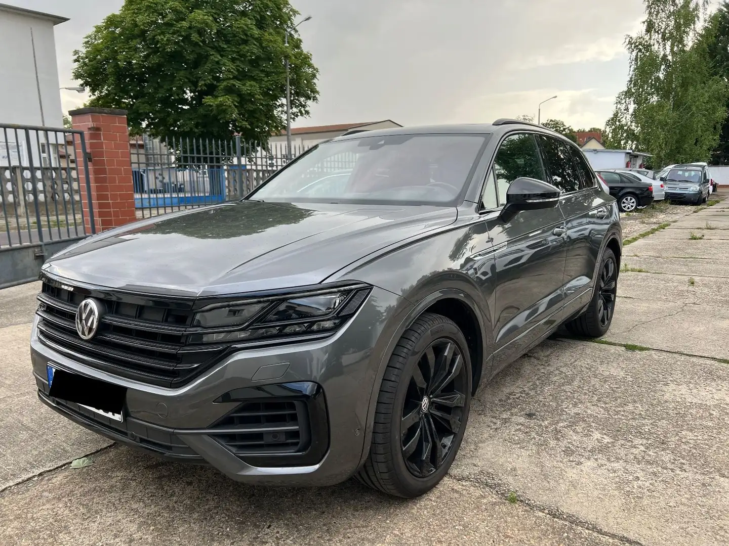Volkswagen Touareg R-Line 3.0 TDI 4Motion, Panorama Grau - 2