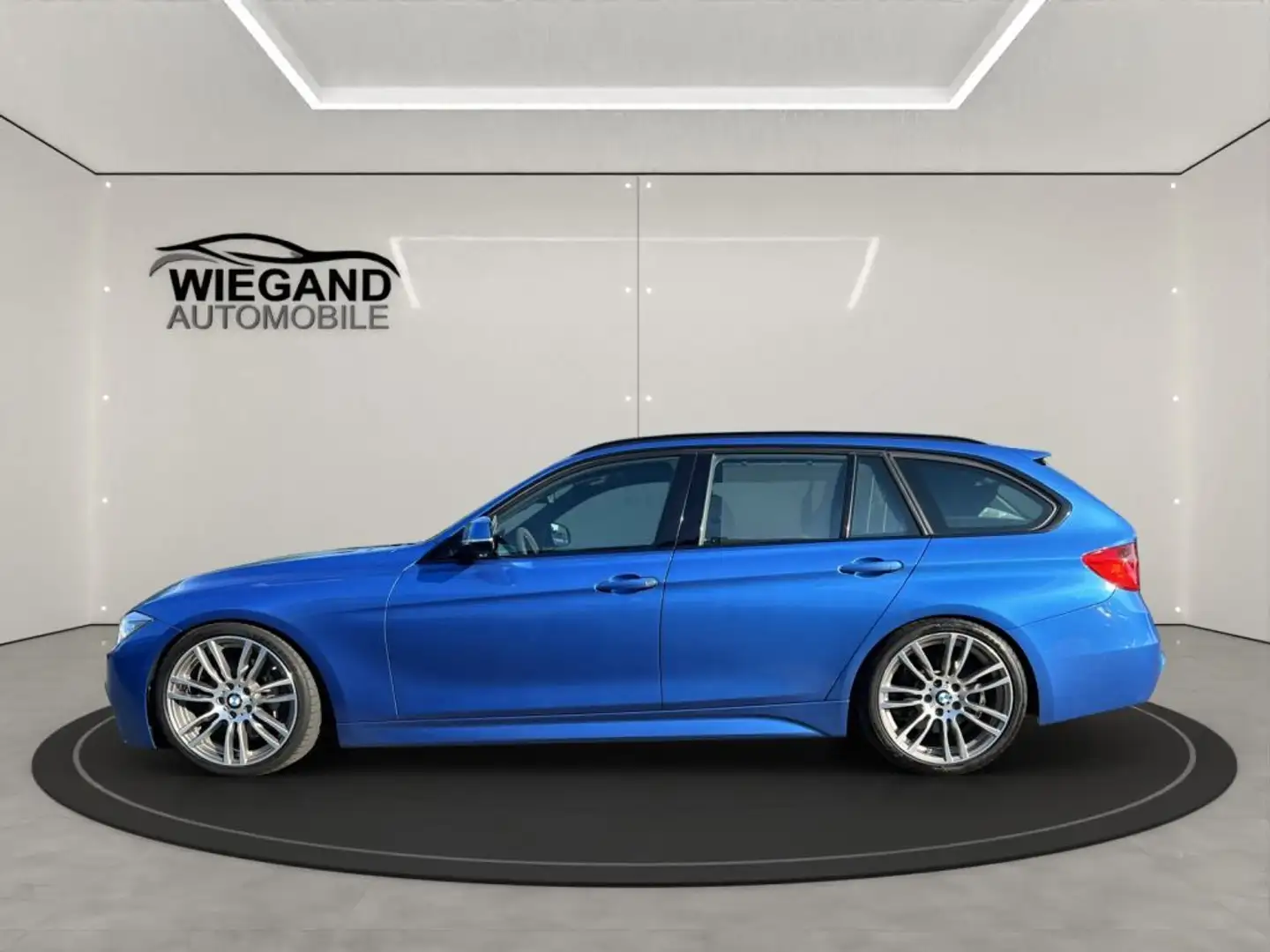 BMW 335 d Touring xDrive Sport-Aut+M-SPORT+NAVI+INNO Blu/Azzurro - 2