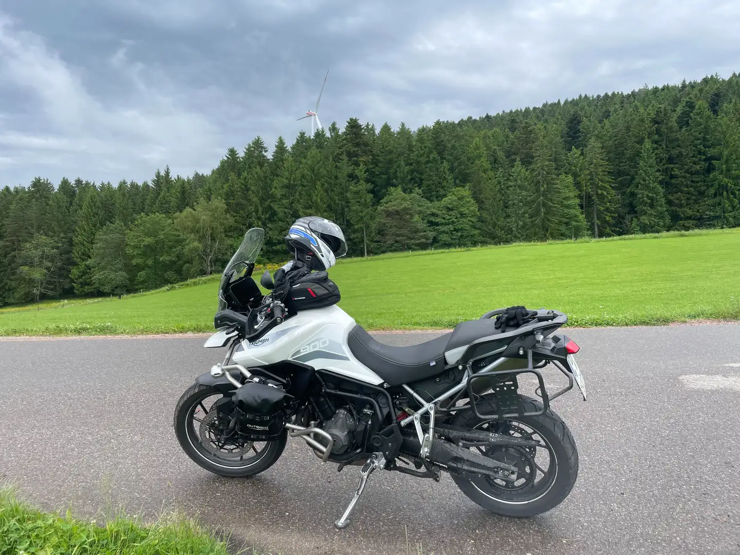 Triumph Tiger 900 GT Pro Bílá - 1