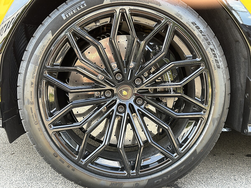 Lamborghini Urus URUS SE — photo 8