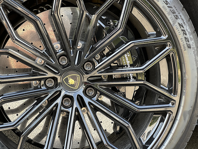 Lamborghini Urus URUS SE — photo 9